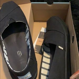 Toms women’s shoes